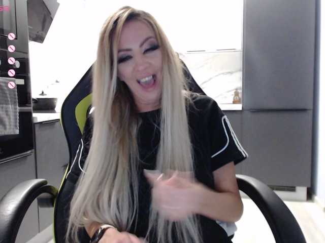 blondalina live cam preview