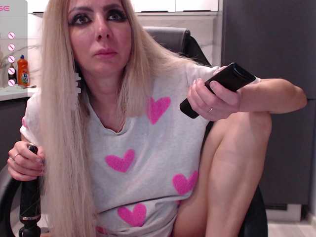 blondalina live cam on BongaCams