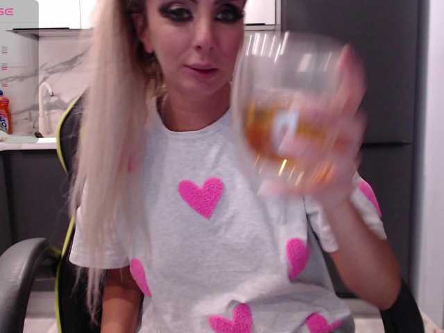 blondalina live cam on BongaCams