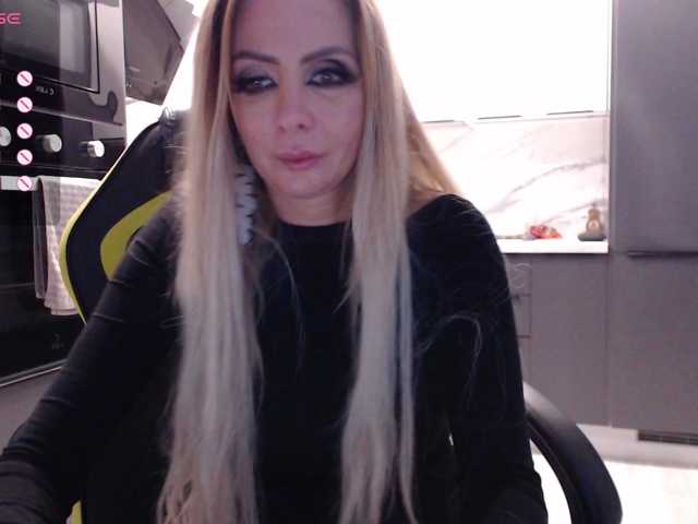 blondalina live cam preview
