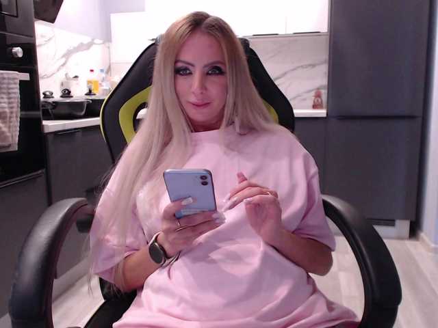 תצוגה מקדימה עבור blondalina