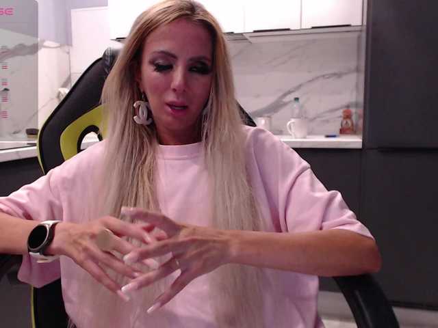 blondalina live webcam show