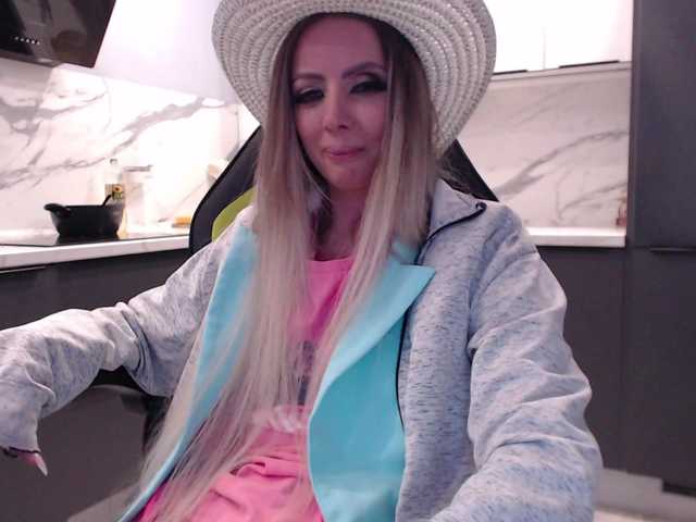 Preview of blondalina