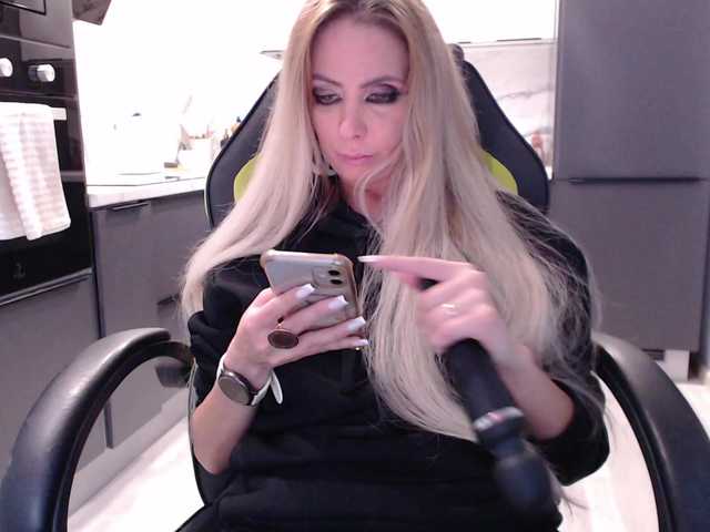blondalina live cam on BongaCams