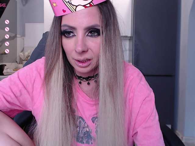 blondalina live cam on BongaCams