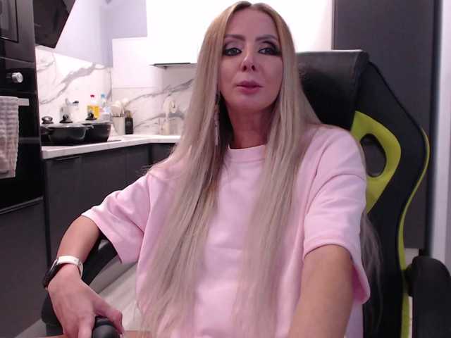 blondalina live cam preview