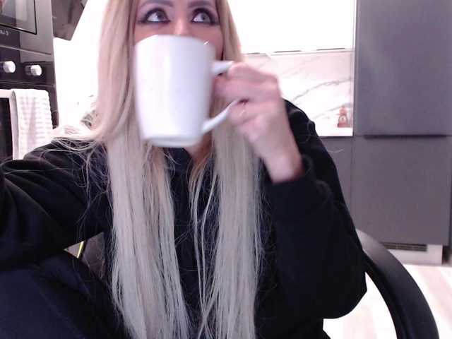blondalina live cam preview