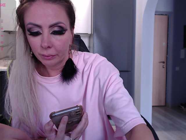 blondalina live cam on BongaCams