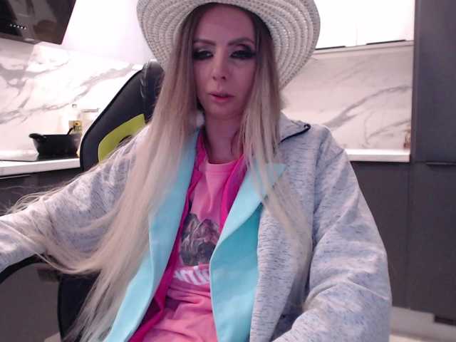Preview of blondalina