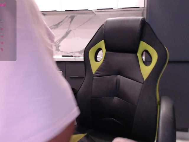 blondalina live webcam show