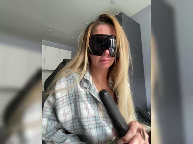 blondalina live cam preview