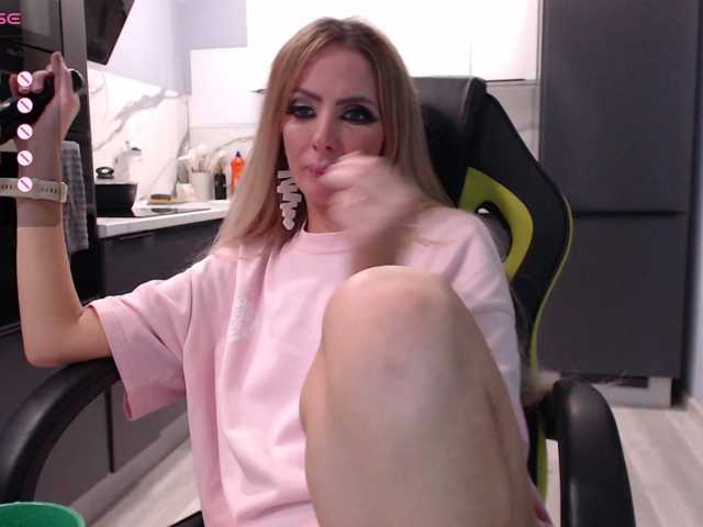 blondalina live cam preview