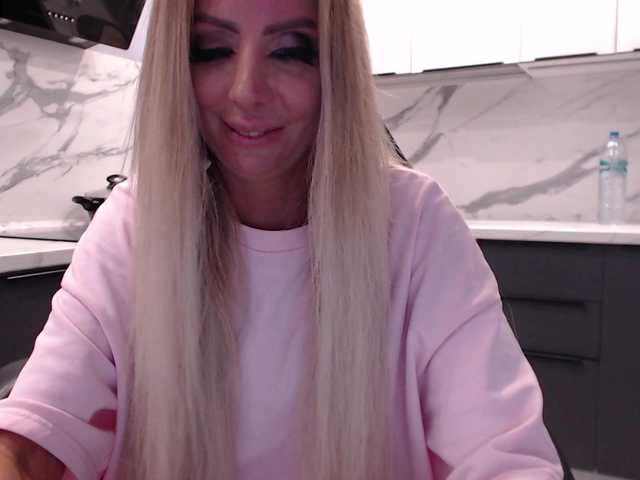 blondalina live webcam show