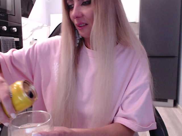 blondalina live cam on BongaCams