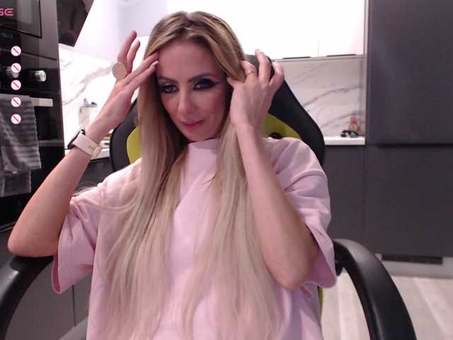 blondalina live cam preview