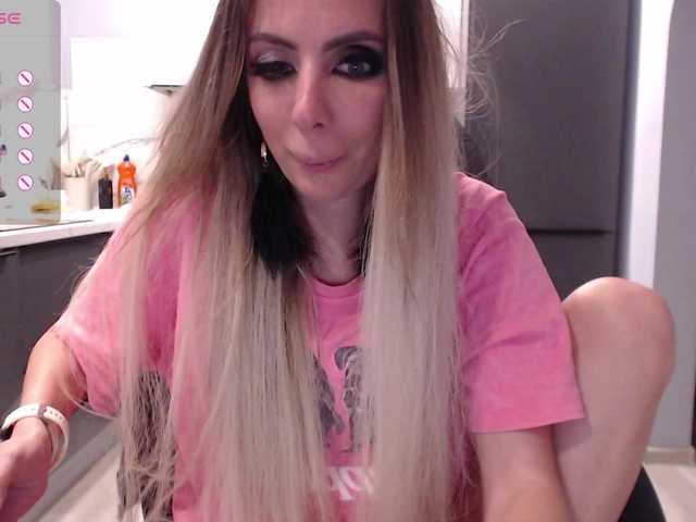 blondalina live cam on BongaCams