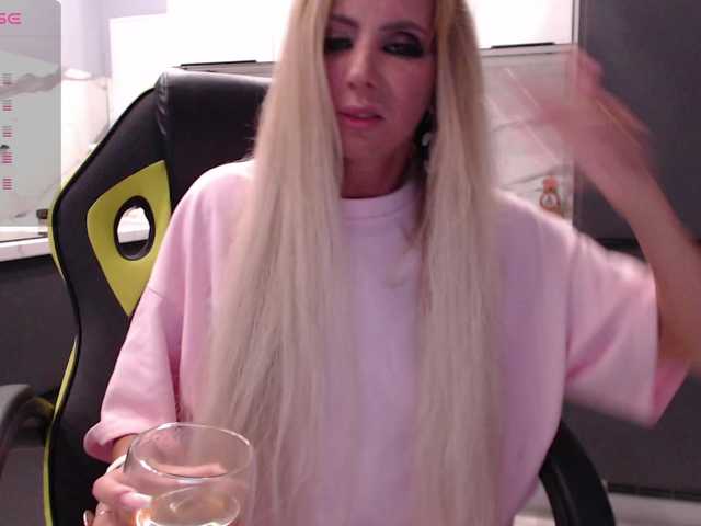 blondalina live webcam show