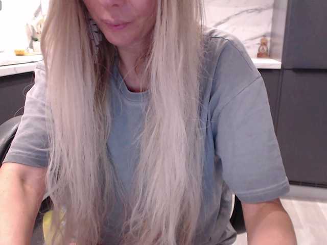 blondalina live cam on BongaCams