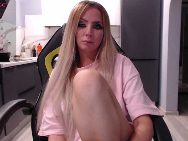 blondalina live cam preview