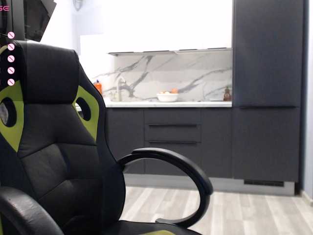 blondalina live cam on BongaCams