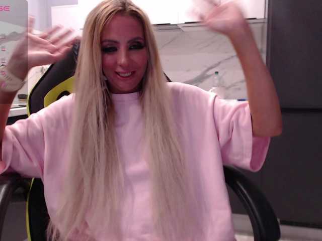 blondalina live webcam show
