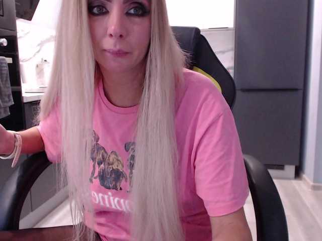 blondalina live cam preview