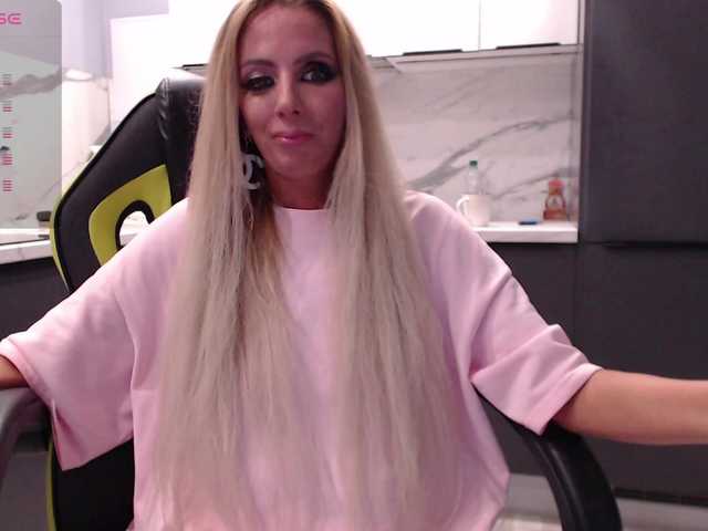 blondalina live webcam show