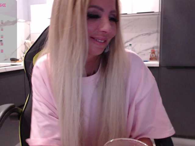 blondalina live webcam show