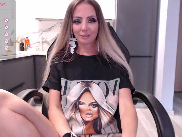 blondalina live sex show