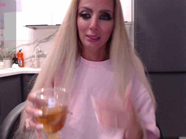 blondalina live cam on BongaCams
