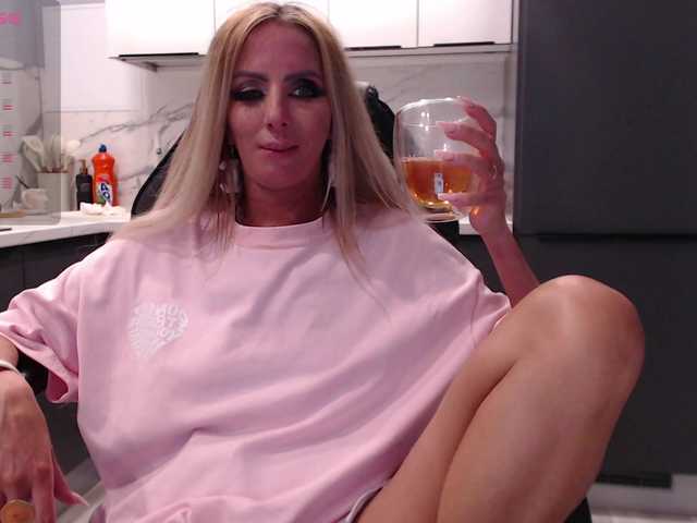blondalina live webcam show
