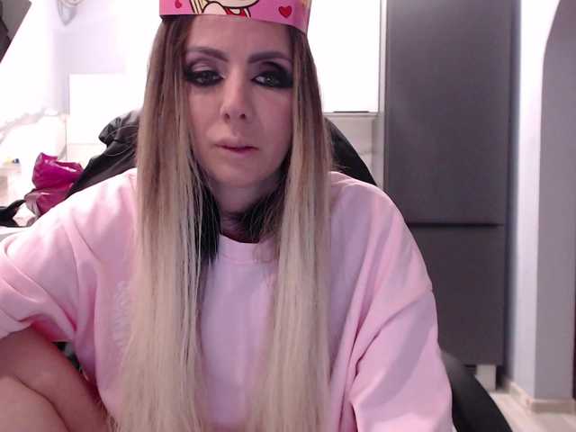 blondalina live cam on BongaCams
