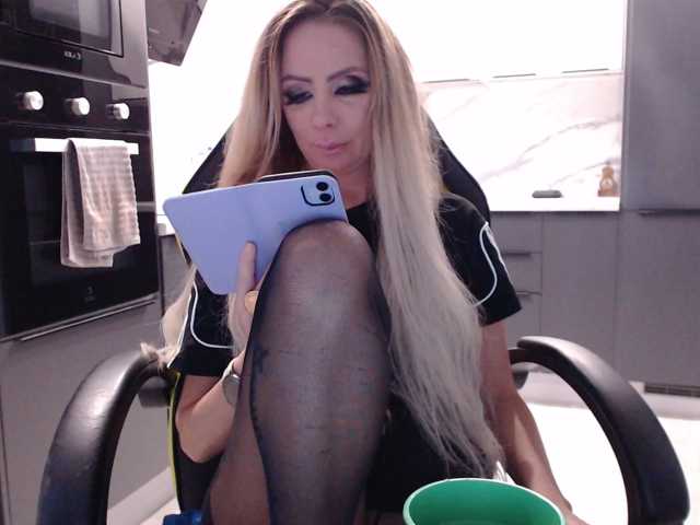blondalina live cam preview