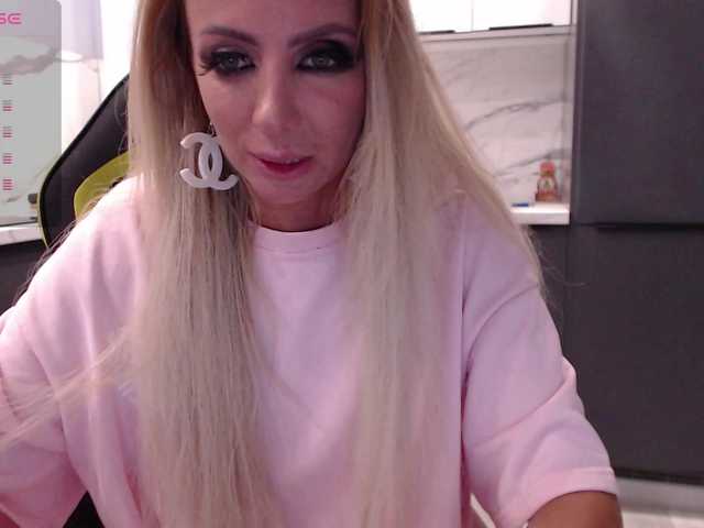 blondalina live webcam show