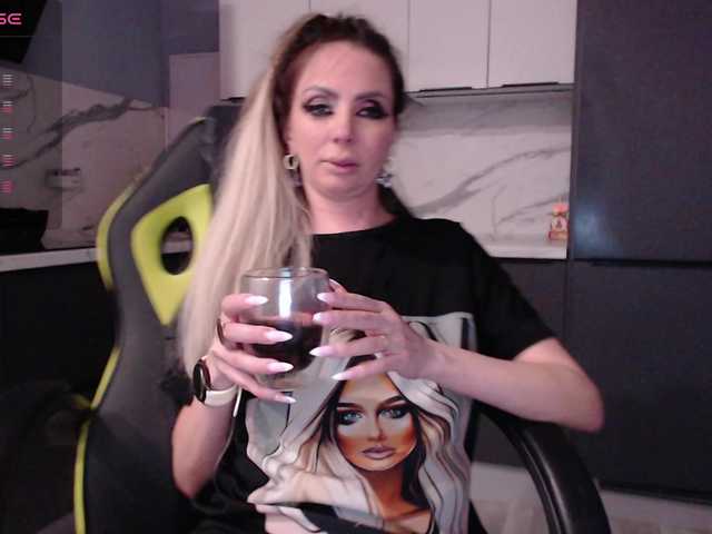  blondalina chat room