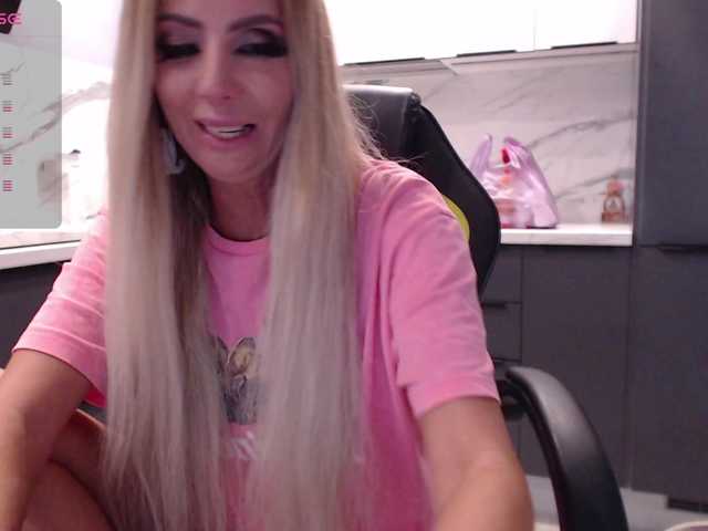 blondalina live cam on BongaCams