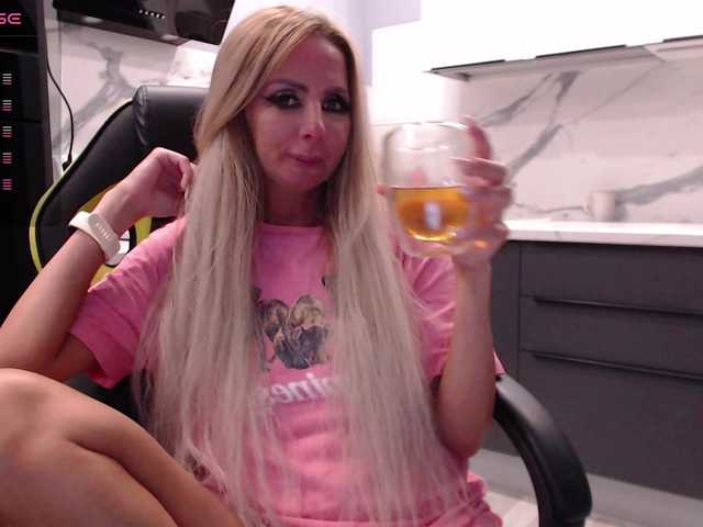 blondalina live webcam show