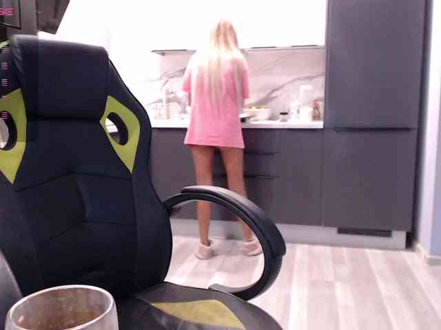 blondalina webcam
