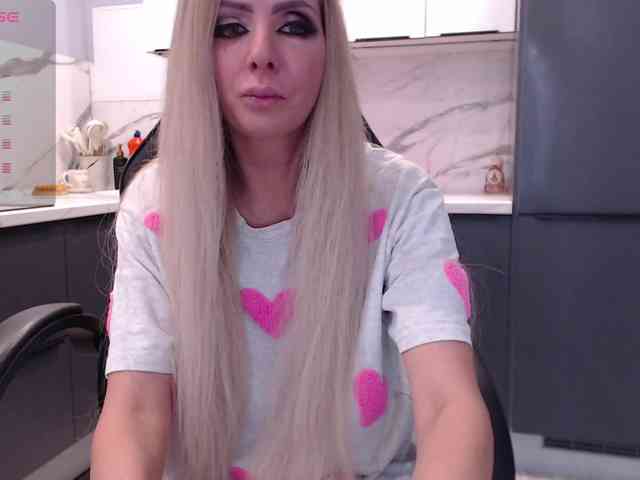blondalina webcam