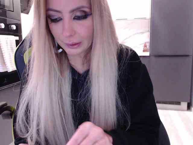 blondalina webcam