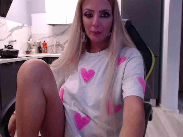 blondalina webcam