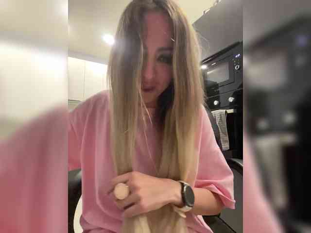blondalina webcam