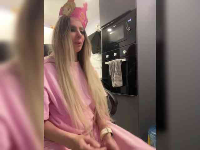 blondalina webcam