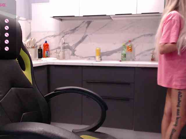 blondalina webcam