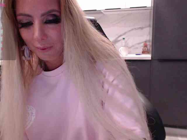 blondalina webcam