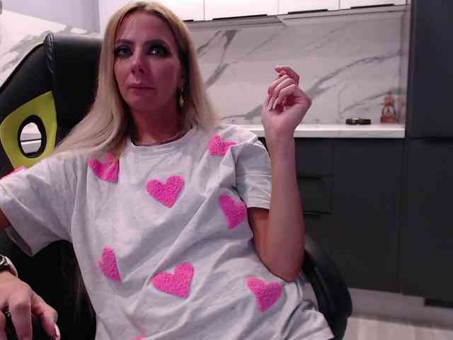 blondalina's live room