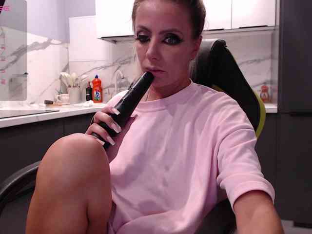 blondalina webcam