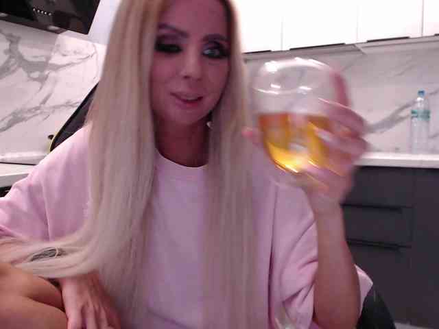 blondalina webcam