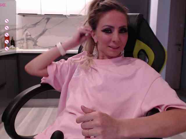 blondalina webcam