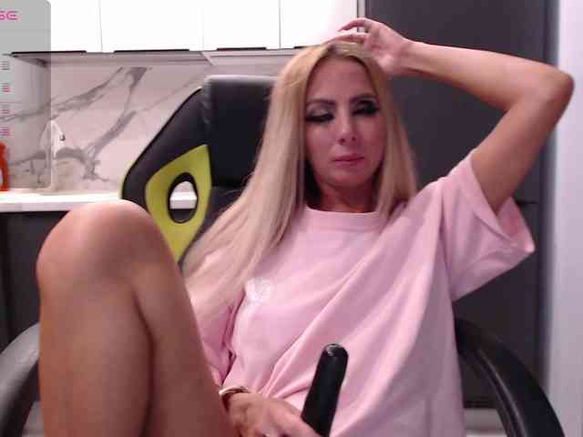 blondalina webcam